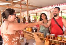 Feira da Agricultura Familiar movimenta Praça Agroecológica em Araçatiba, em Maricá