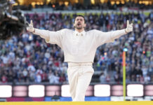 Bad Bunny faz história: show no Super Bowl se torna o mais assistido de todos os tempos