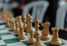 Campeonato de xadrez reúne jovens e veteranos em disputa estratégica