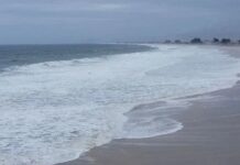 Mar agitado em Maricá: ondas grandes colocam praias em alerta no fim de semana